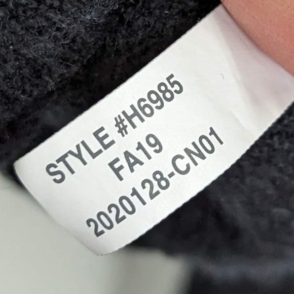 COPY - Madewell Wrap-Front Pullover Sweater in Coziest Yarn in Black Size M - Picture 8 of 8